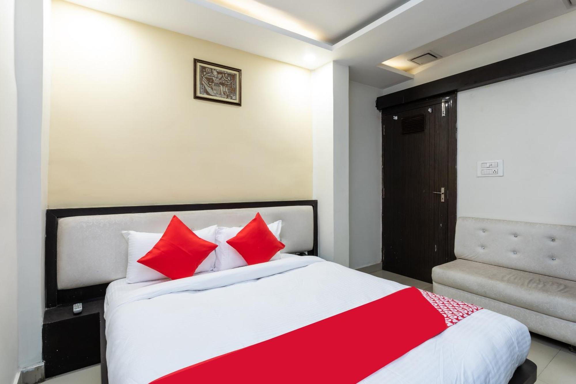 Spot On Hotel Trishla 博帕尔 外观 照片